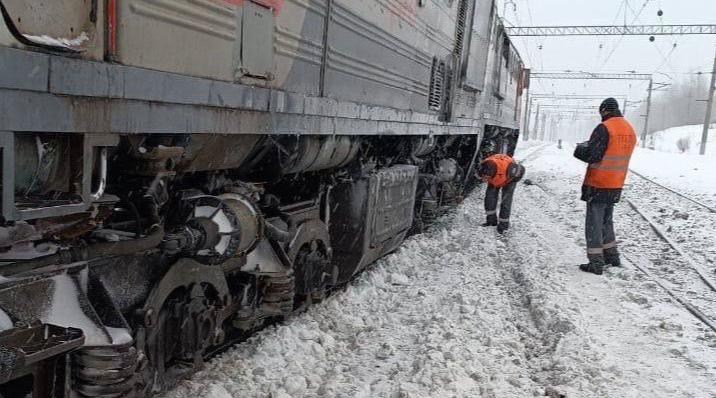 Поезд сошел с рельсов в Волоколамске
