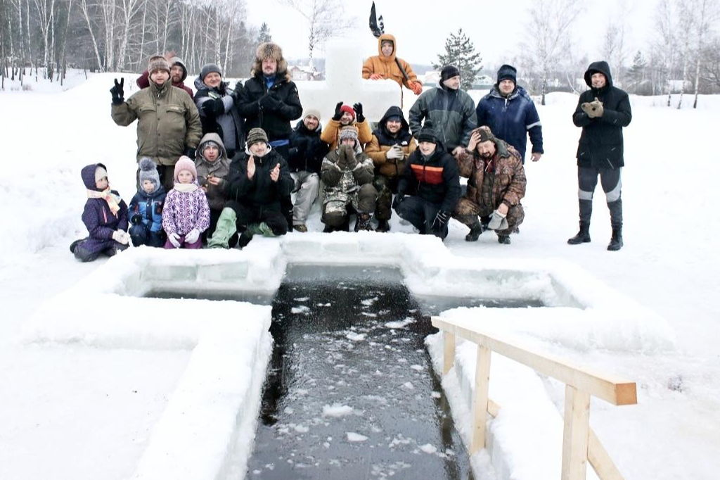 Место силы: в домодедовском округе в 16-й раз местные жители вырезали купель