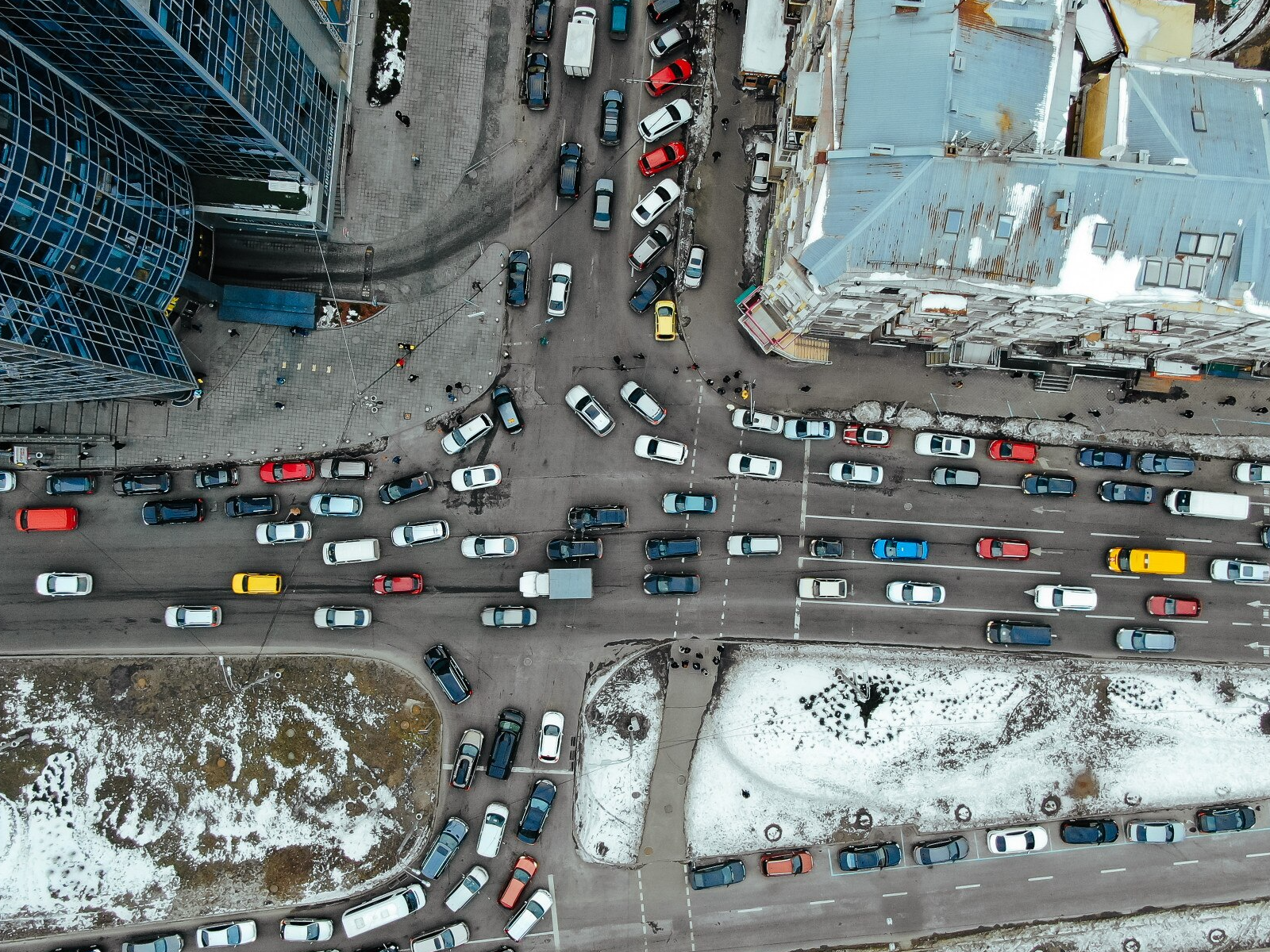 Загруженность дорог Подмосковья вечером составляет четыре балла