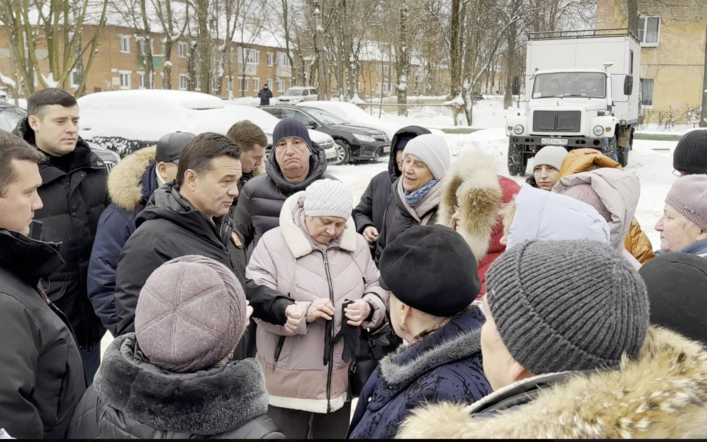 Решили предложить жителям расселение»: губернатор встретился с жителями  поселка Южный в Климовске | REGIONS.RU / Подольск