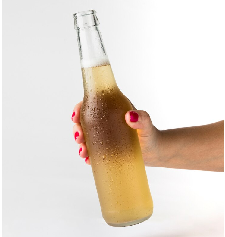 Осколок в шее: Безалкогольное пиво взорвалось в руках у жительницы Подмосковья