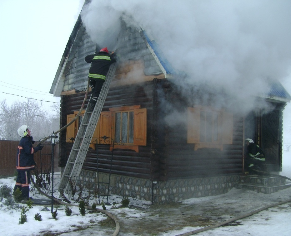 Воскресенские дачники лишились загородного домика в результате пожара