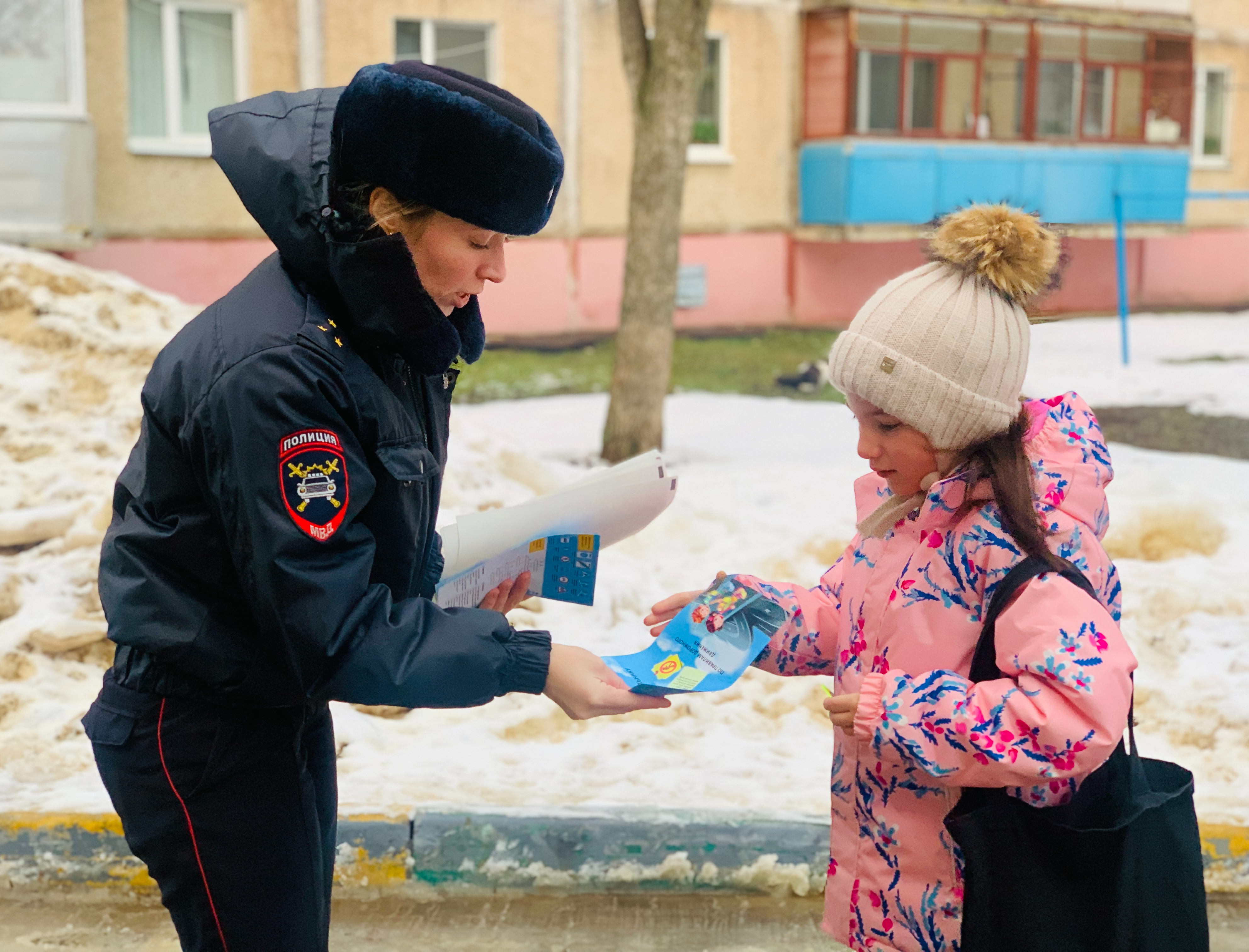 Автоинспекторы встали на пути дворового беспредела