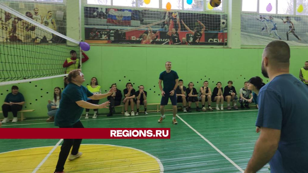 В Волоколамском аграрном техникуме преподаватели сыграли вничью в волейбол со студентами