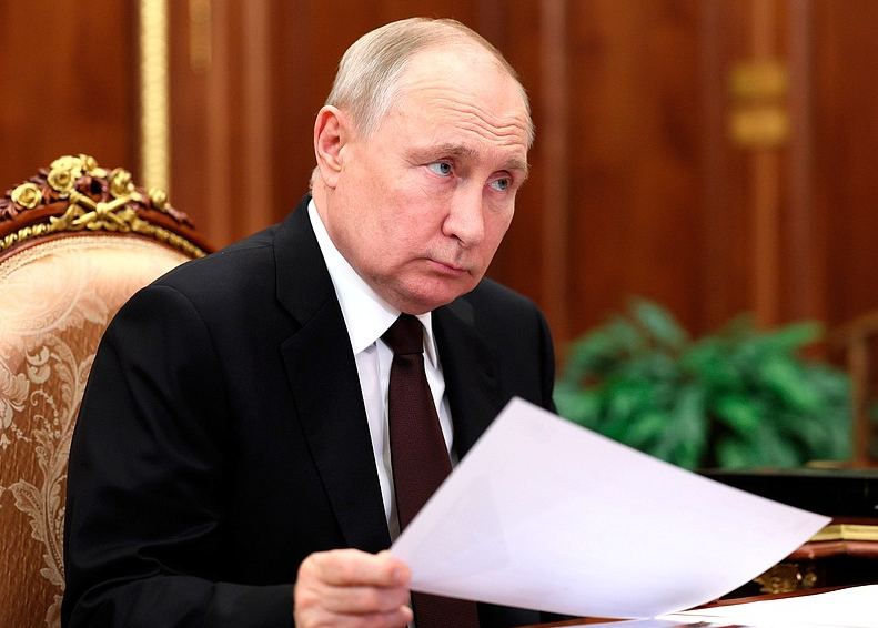 ЦИК зарегистрировал Путина кандидатом на должность президента России