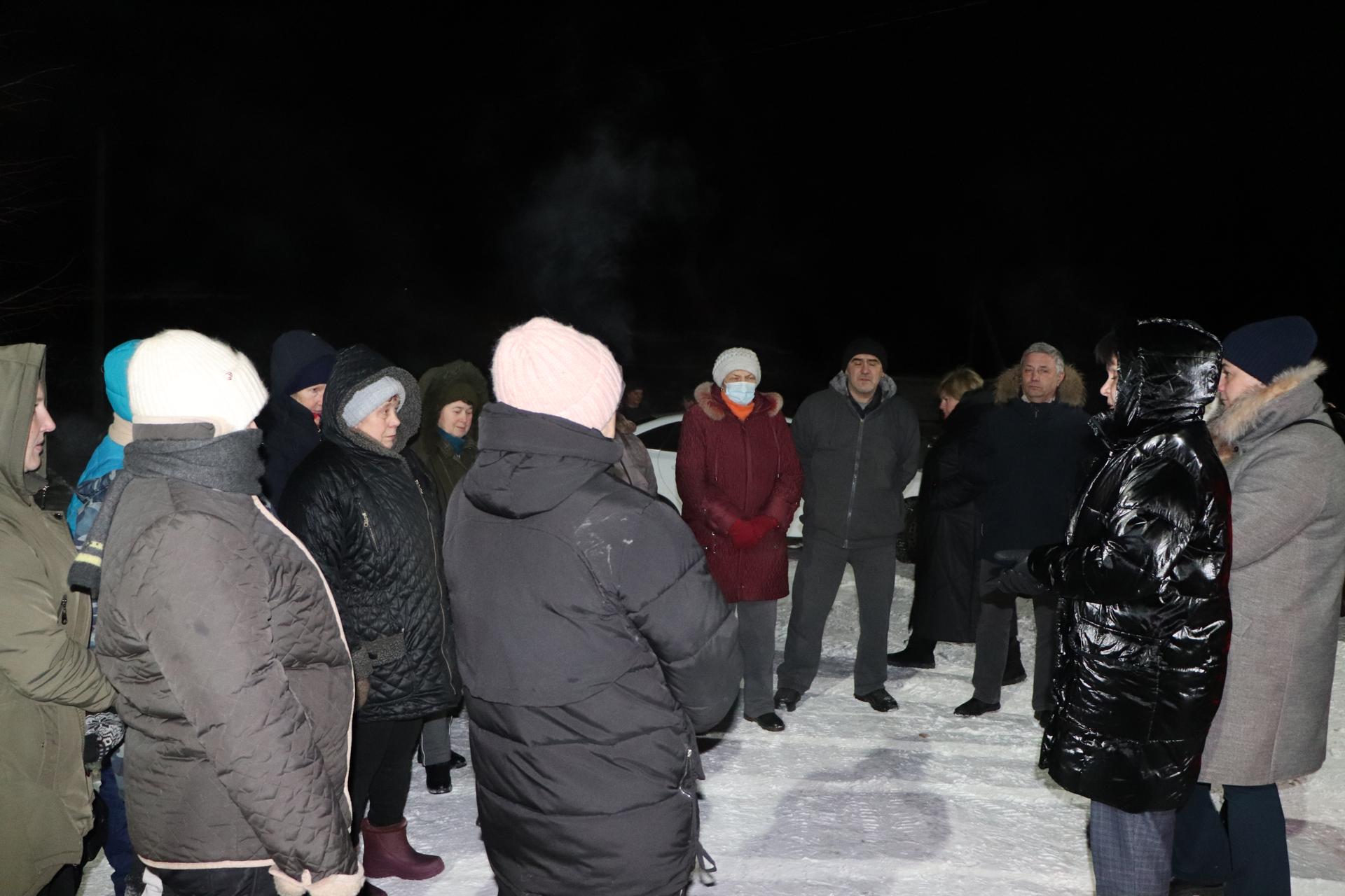 Важные вопросы жизнеобеспечения поселка Трёхмарьино обсудили на встрече с жителями в Волоколамском округе