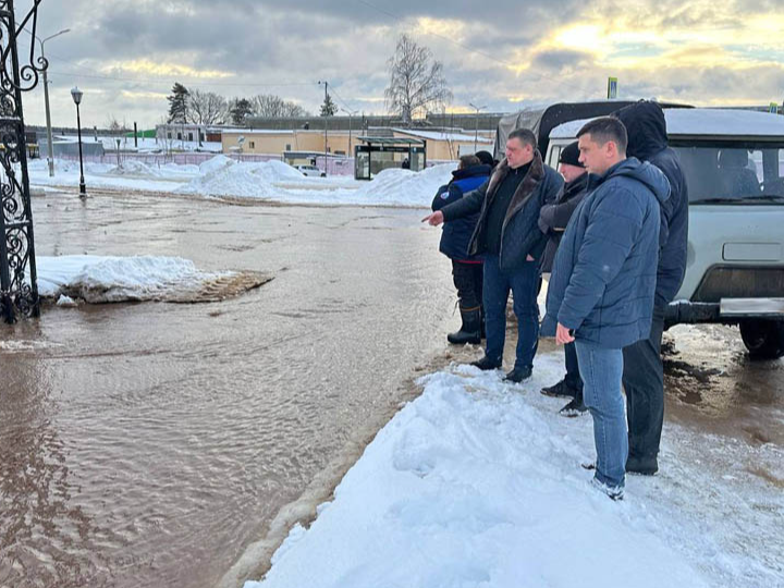 В Лосино-Петровском произошла утечка на водопроводе в районе Петровского бульвара