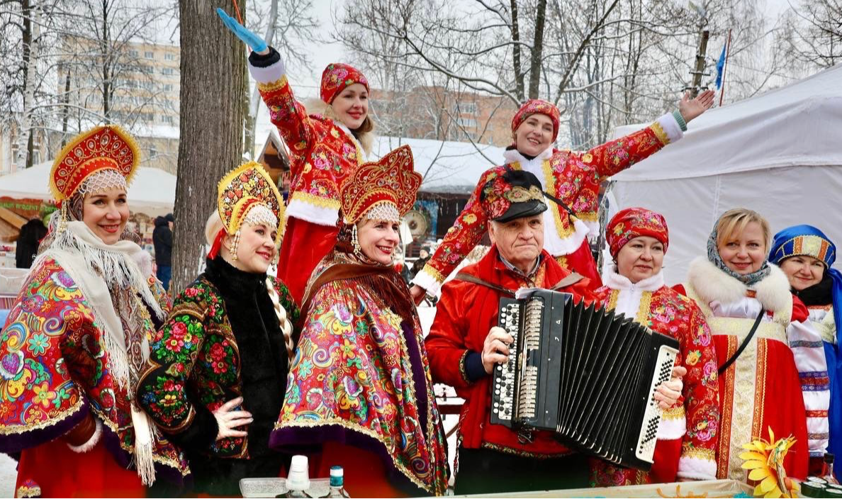 Холодцом в форме гитары угостили гостей на празднике в Павловском Посаде