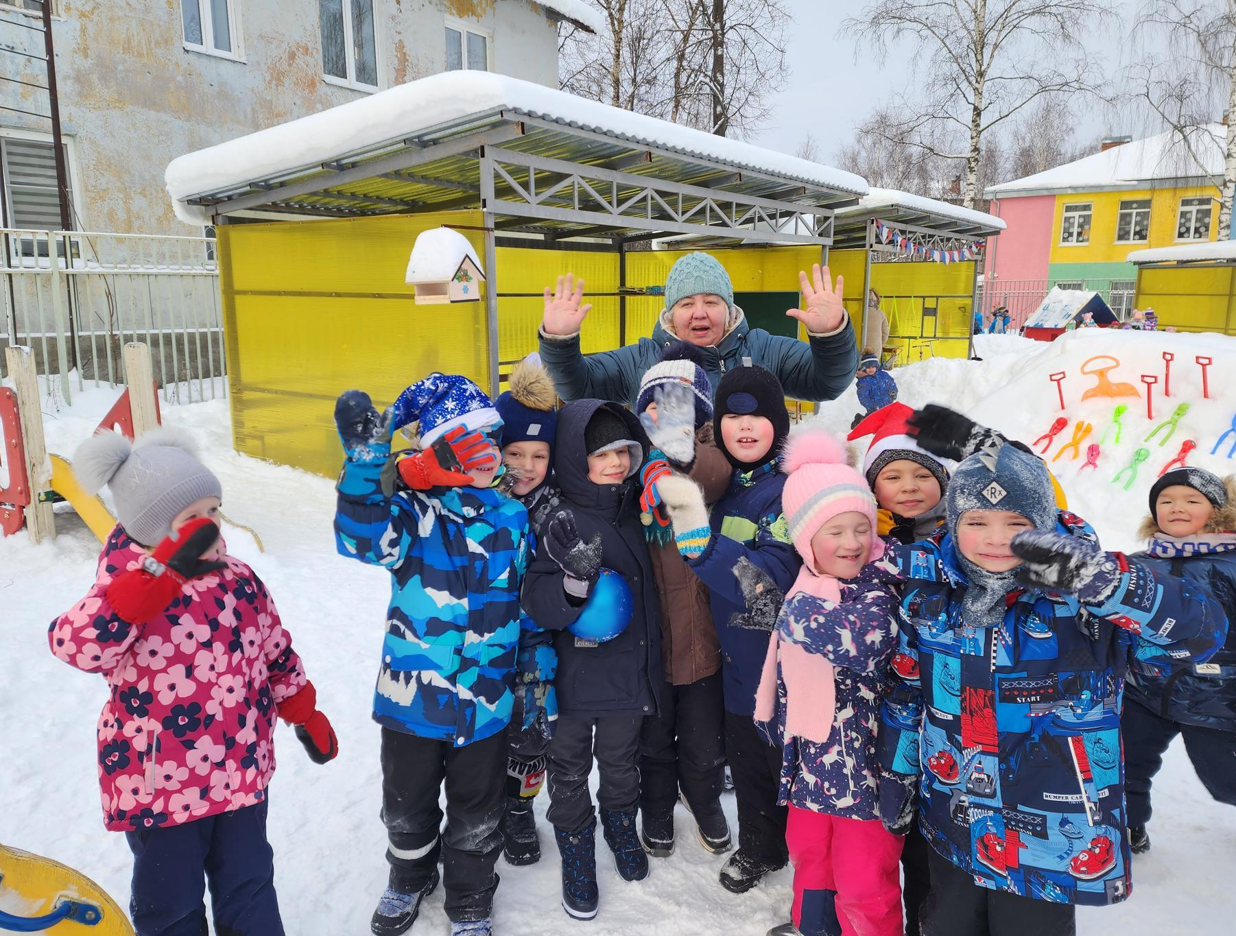 Нам совсем не холодно»: детсадовцы в Красноармейске с пользой проводят  время на свежем воздухе | REGIONS.RU / Пушкино