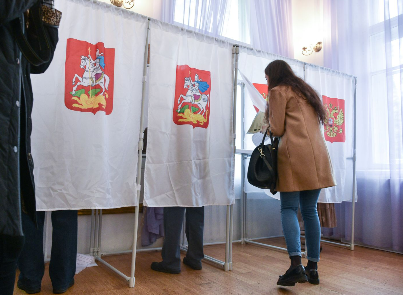 Новые кабины для голосования получают избирательные участки Подмосковья
