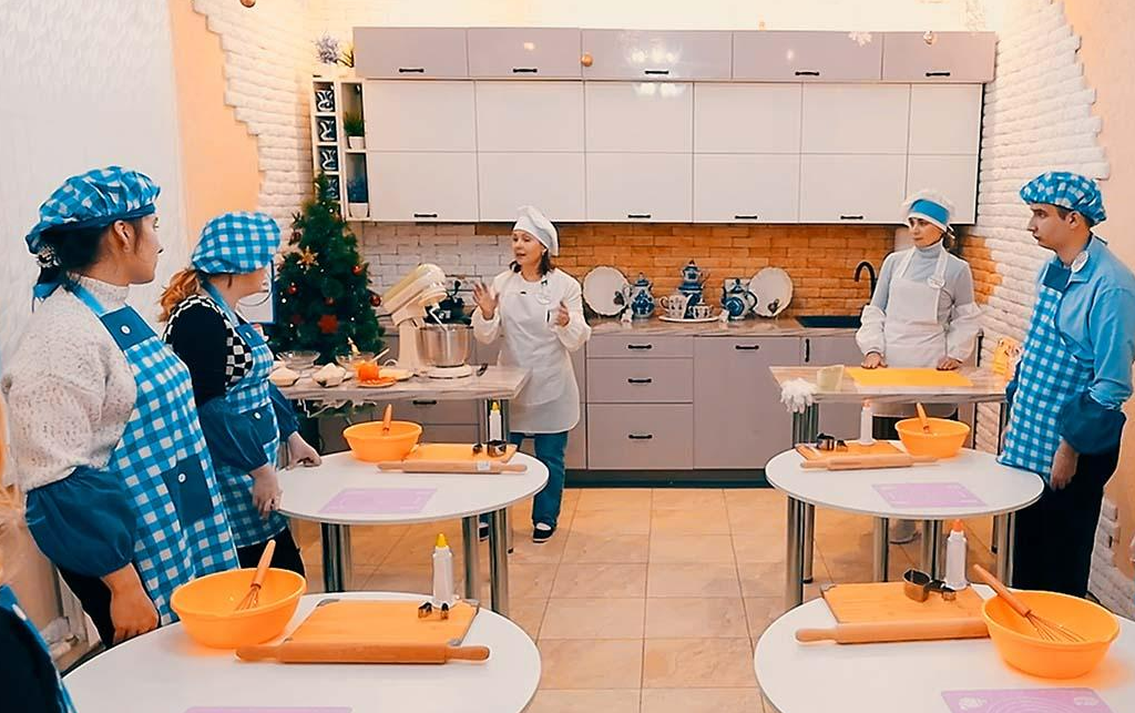 Получатели соцуслуг осваивают кулинарные навыки в ходе проекта «Доступное домоводство»
