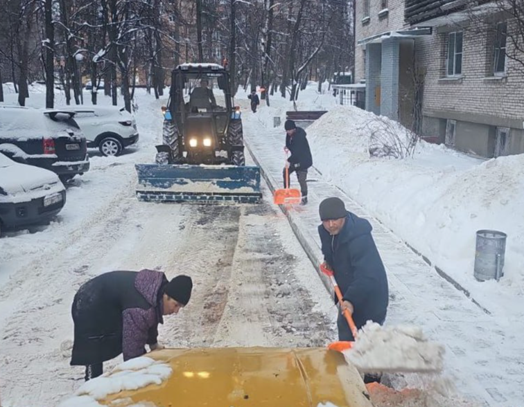 Коммунальные службы Протвино борются с последствиями снегопада