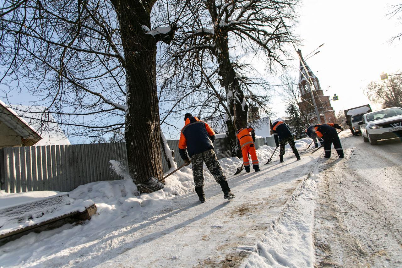 На Смирновской улице и Октябрьском проспекте отремонтировали автобусные павильоны