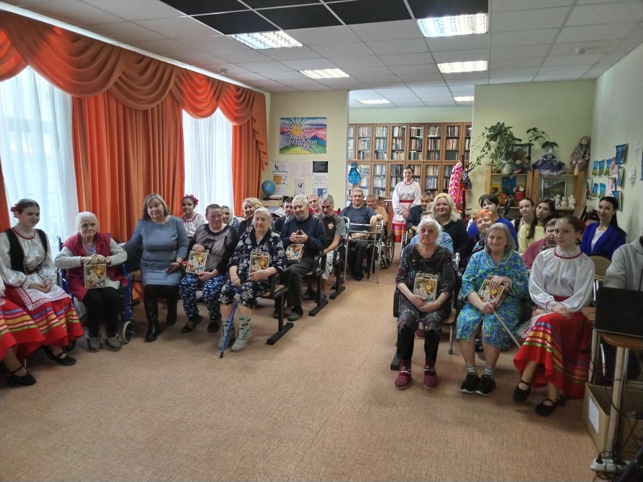 Талдомские артисты подарили заряд хорошего настроения людям с ограниченными возможностями здоровья