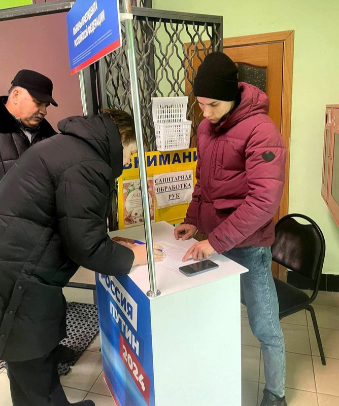 В Зарайске собирают подписи за кандидатуру Владимира Путина