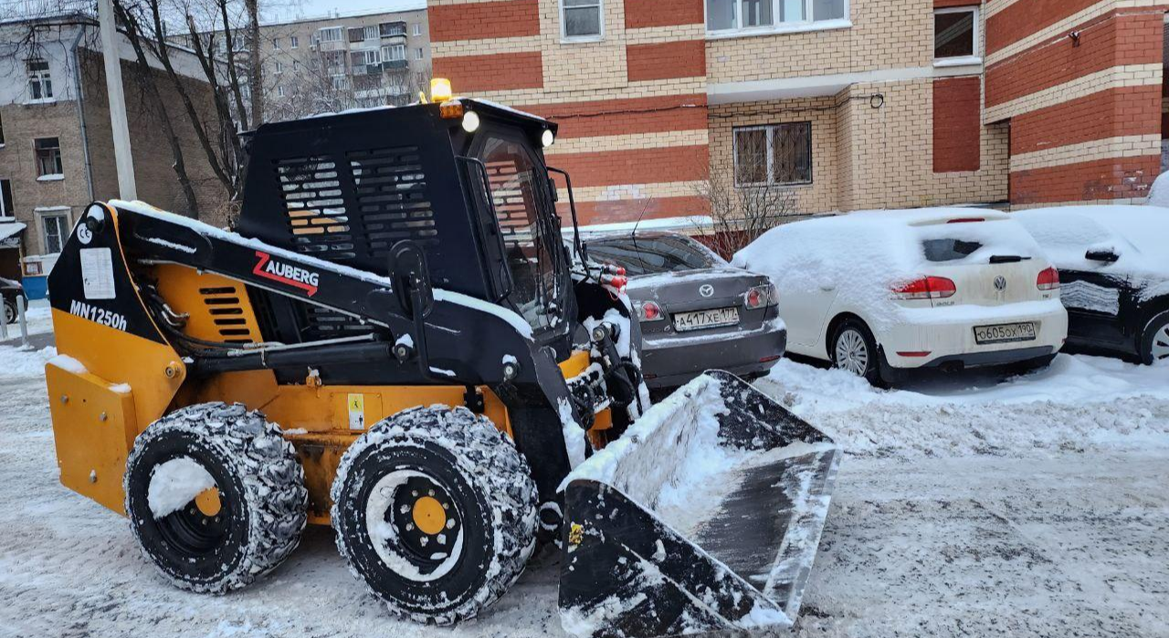 В Люберцах проходит проверка управляющих компаний по уборке дворовых  территорий | REGIONS.RU / Люберцы