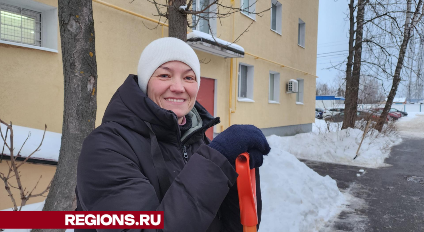 «Самое главное - поддерживать чистоту и порядок!»: многодетная мама и бабушка работает дворником в Егорьевске