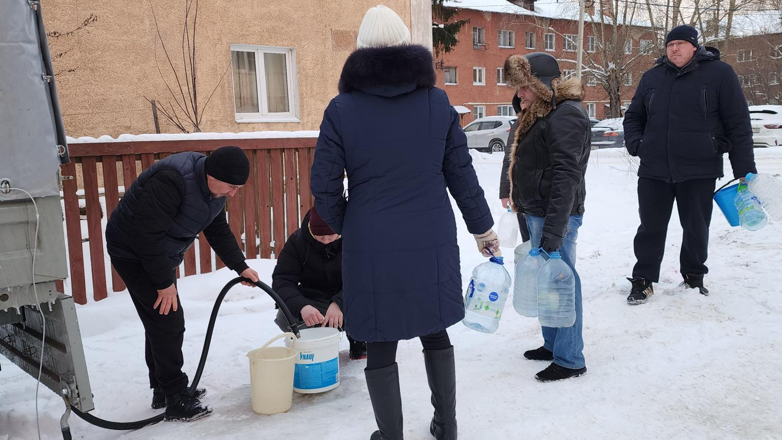 Жителям улицы Мичурина в Лосино-Петровском вернули воду