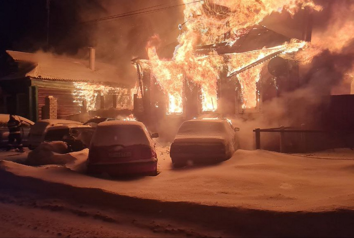 Частный жилой дом сгорел в посёлке Белоомут городского округа Луховицы