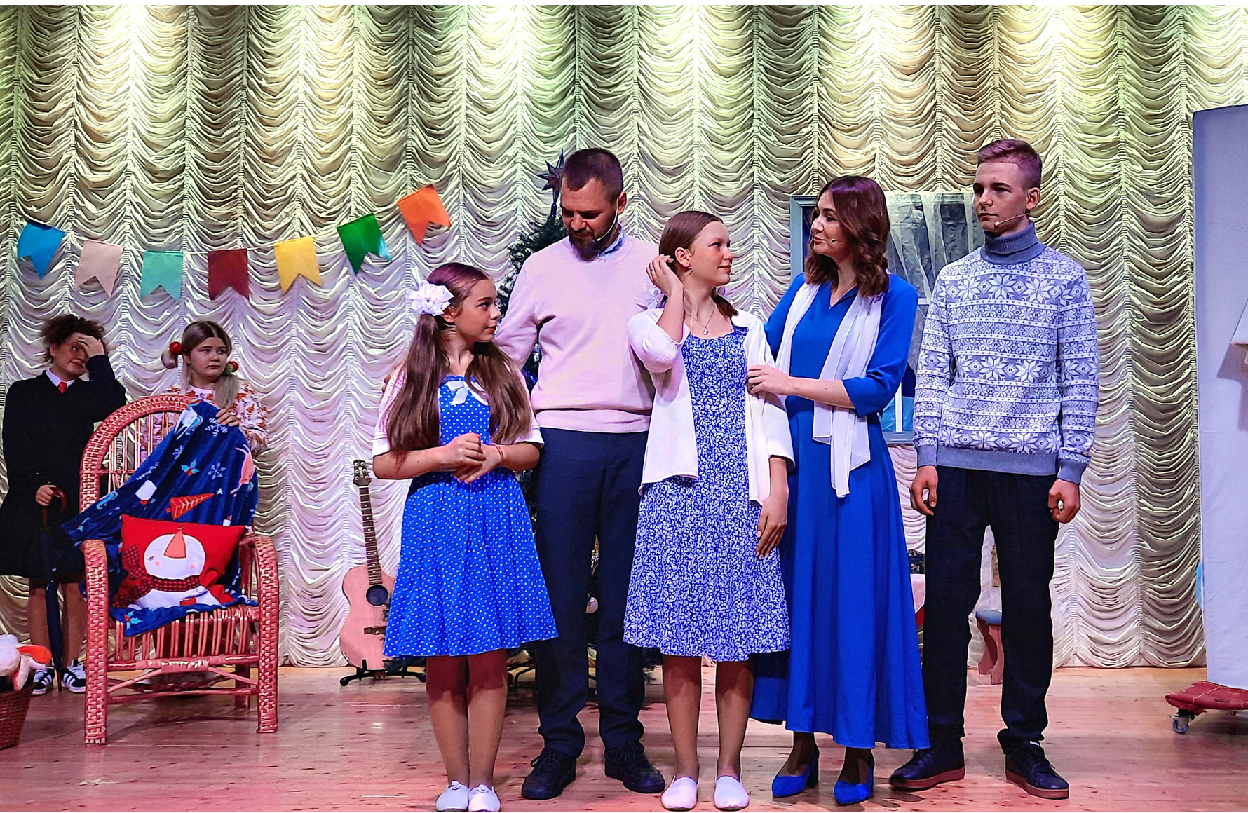 Спектакль «И в Рождество опять случится чудо» показали воспитанники воскресной школы Архангела Михаила