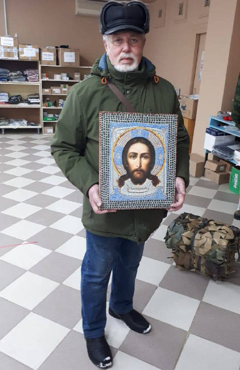 Освященную икону из мозаики отдал в дар бойцам СВО житель Волоколамска
