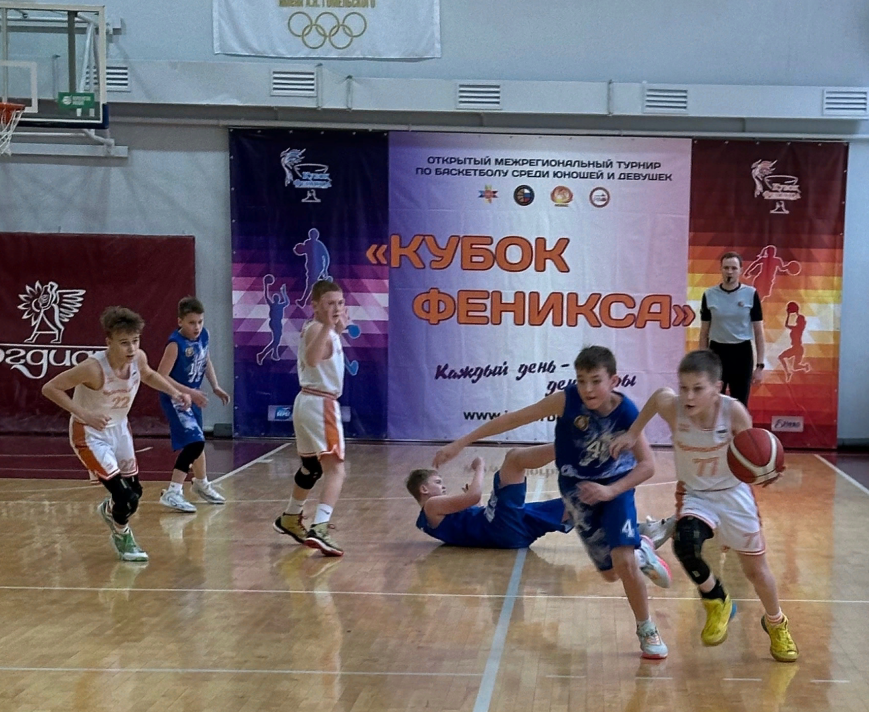 Черноголовские баскетболисты вырвались в финал межрегионального турнира «Кубок Феникса»