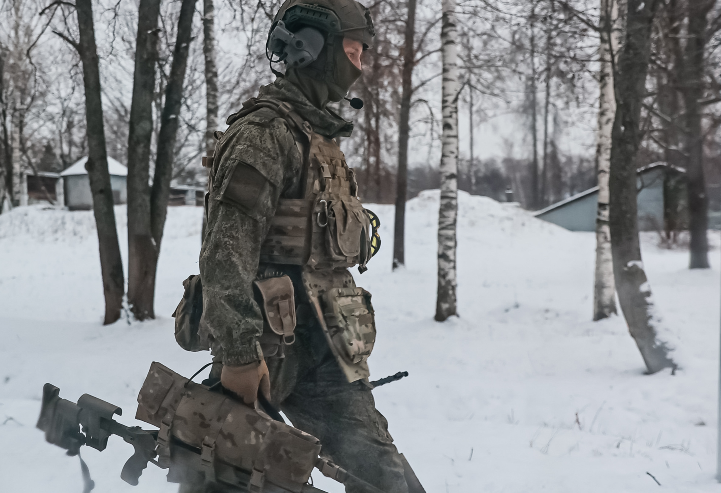 Военнослужащие по контракту получают разностороннюю поддержку от государства