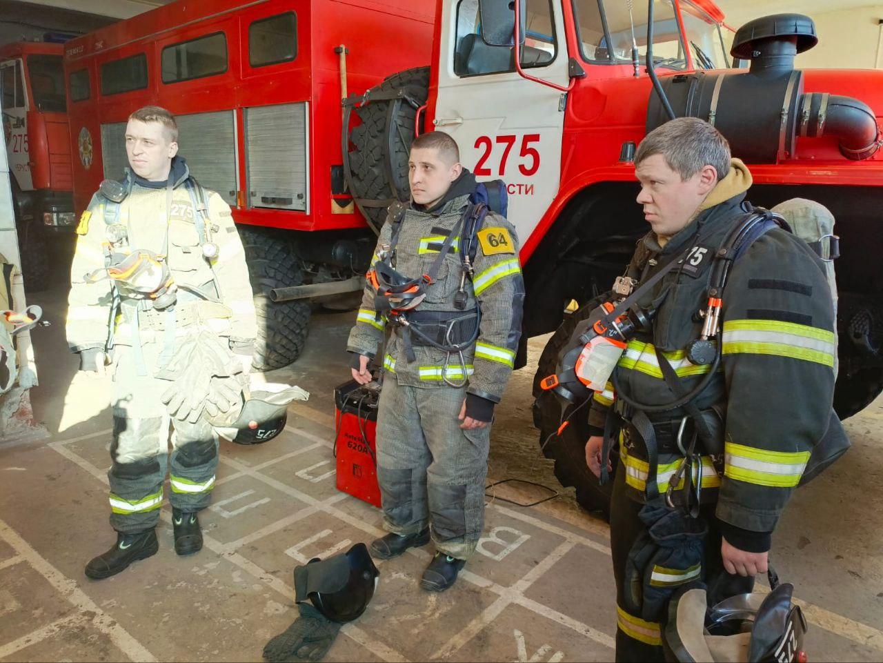 Шатурские пожарные прошли тренировку по спасению в условиях нулевой видимости