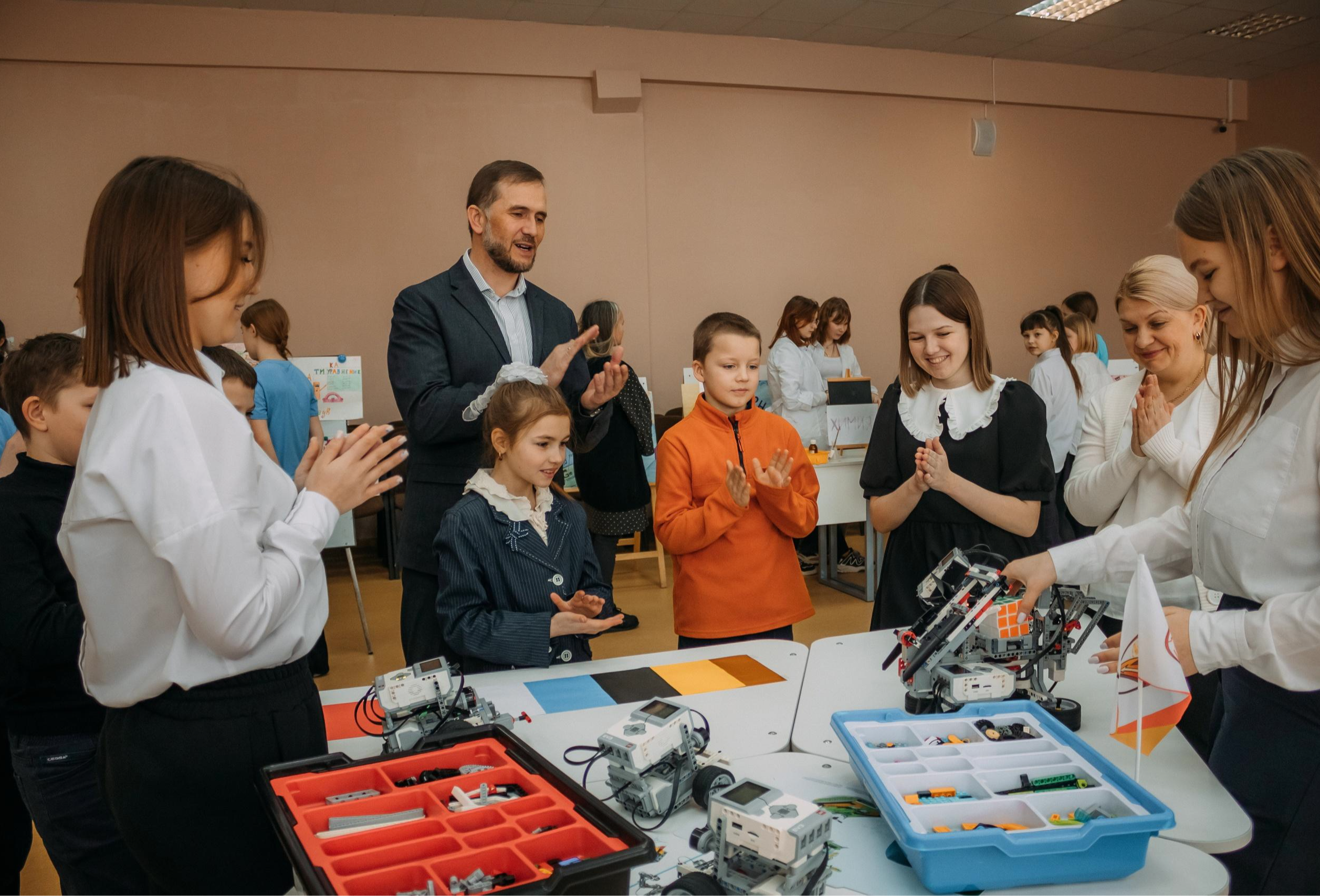 Выставку роботов организовали в школе №1