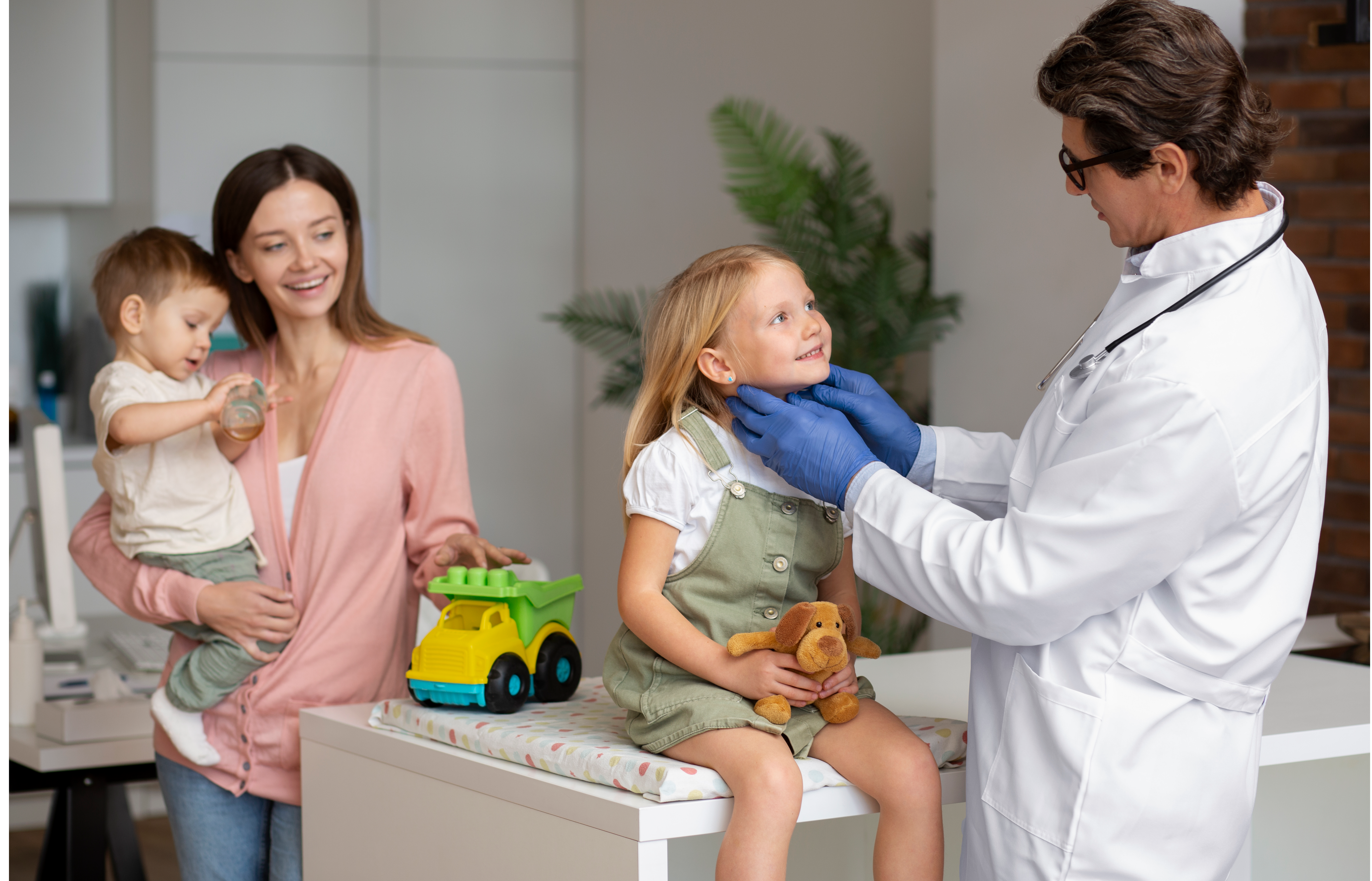 Мобильный медицинский комплекс НИКИ детства примет маленьких пациентов в Бронницах