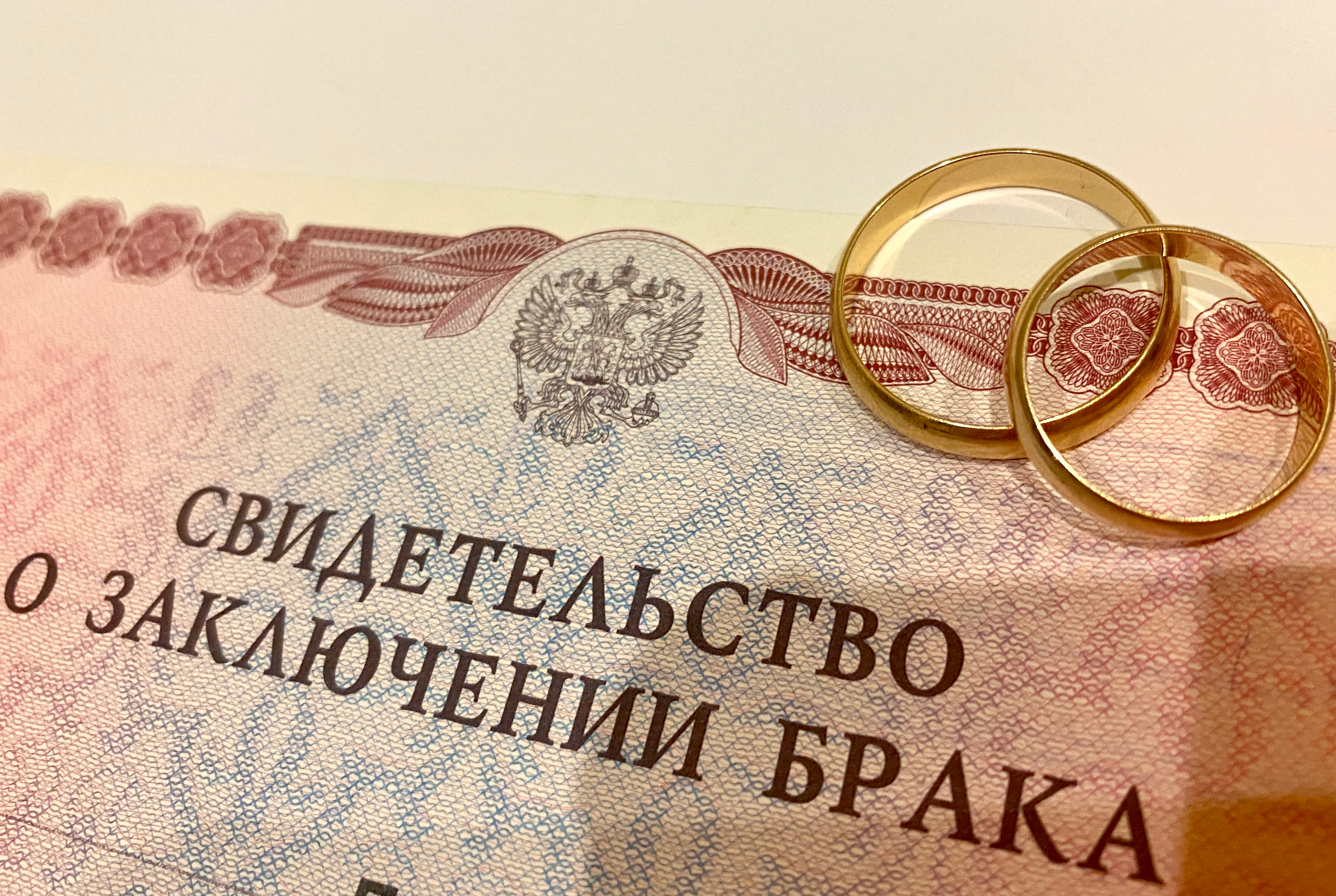 Шатурянам предлагают выбрать красивые даты для свадьбы в марте