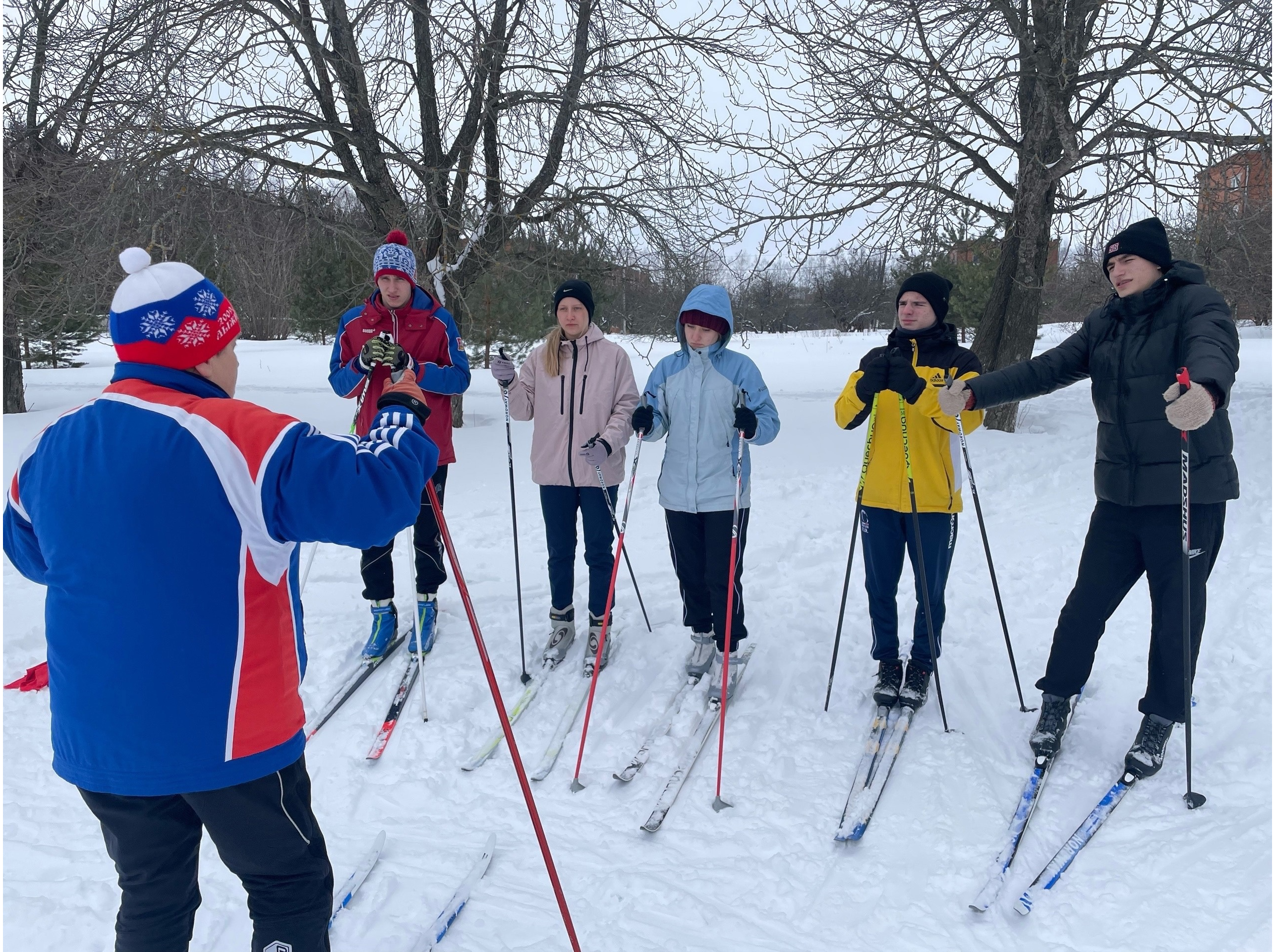Студенты Зарайского педагогического колледжа посоревновались в лыжной эстафете