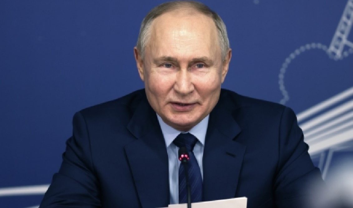 ФОМ: большинство россиян положительно оценивают работу Путина