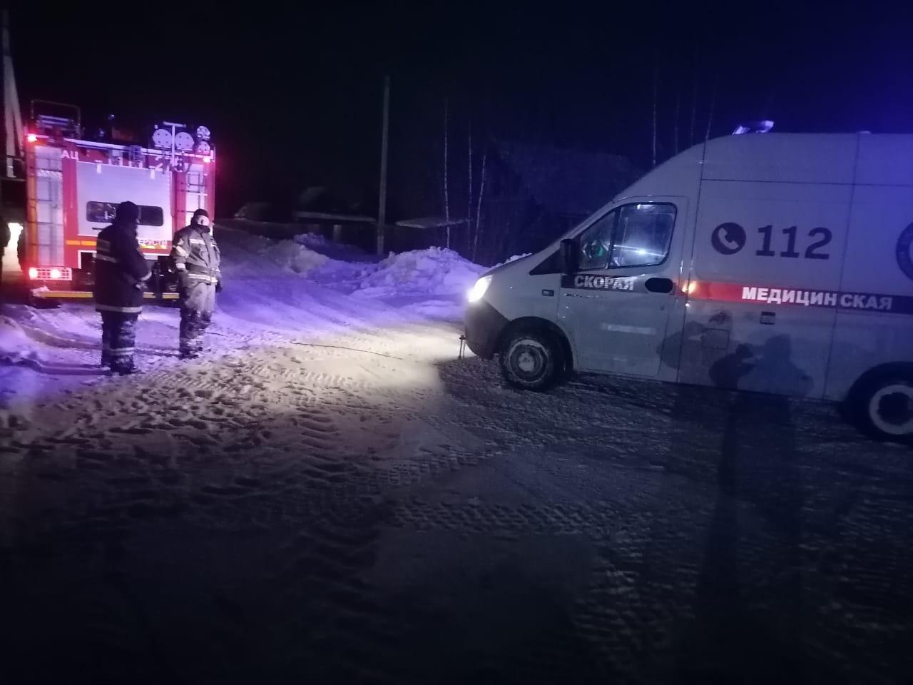 В Черустях спасатели вытащили застрявшую в снегу «скорую»