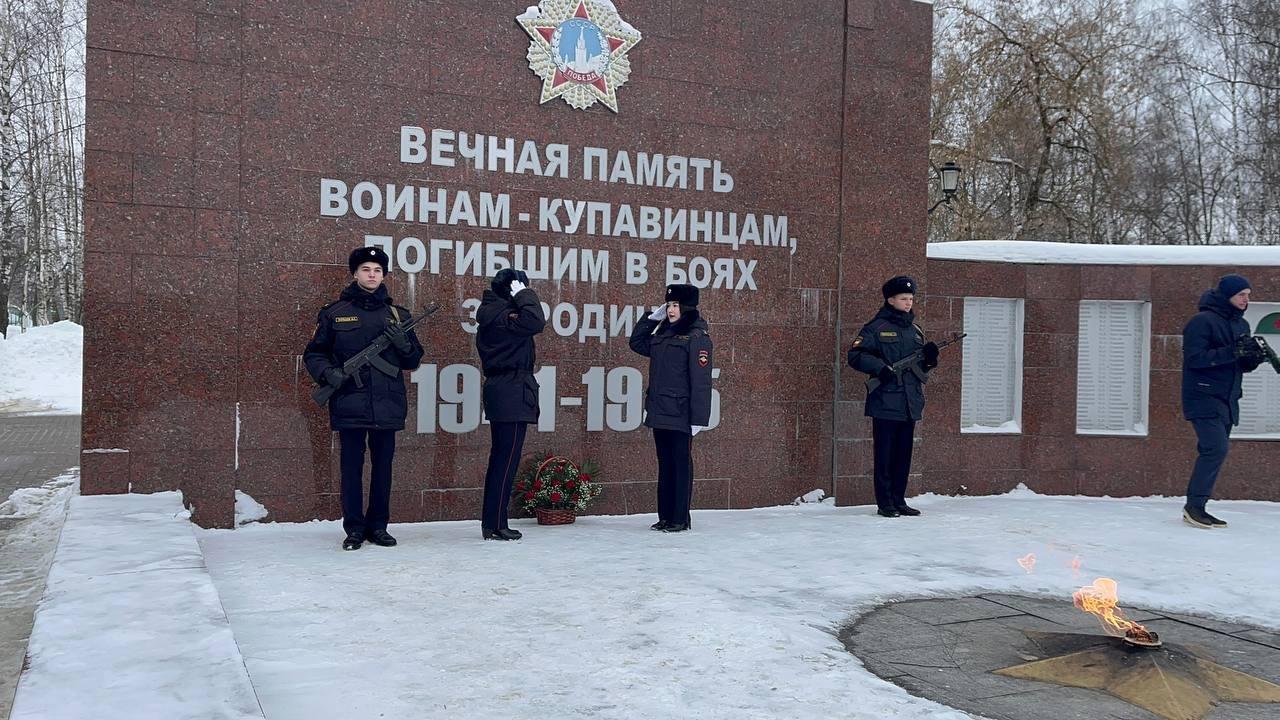 Курсанты «Энергии» получили дипломы в сквере Боевой Славы