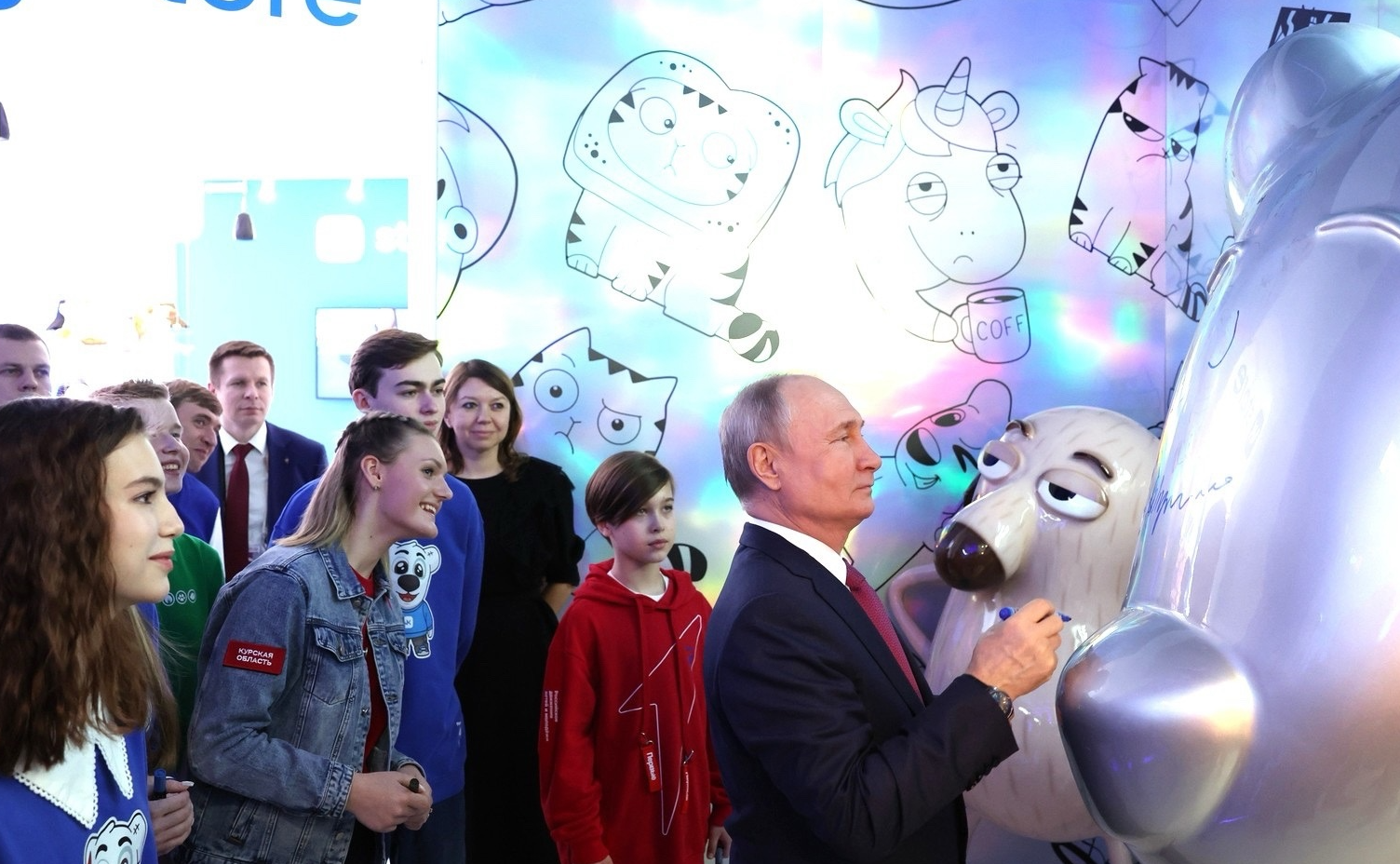 Четвероклассник из Химок представил Владимиру Путину свой творческий проект на выставке «Россия»