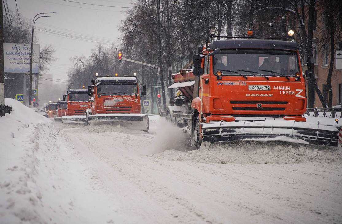Уборка снега в Люберцах продолжается