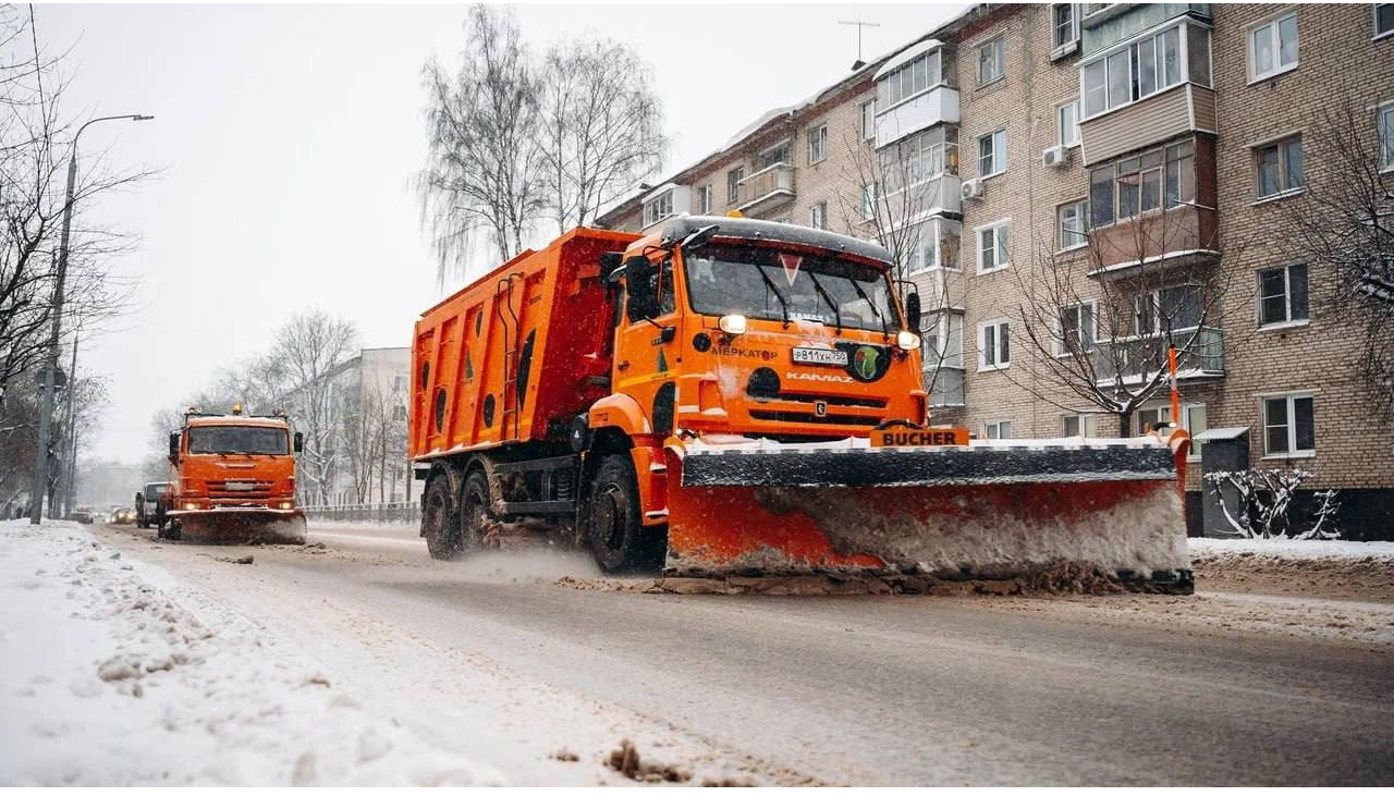 Более восьмисот рабочих работали ночью на дорогах области