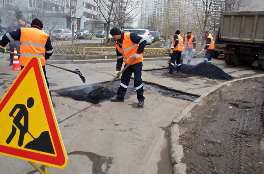 Подрядчика ремонта городских дорог определят на электронном аукционе