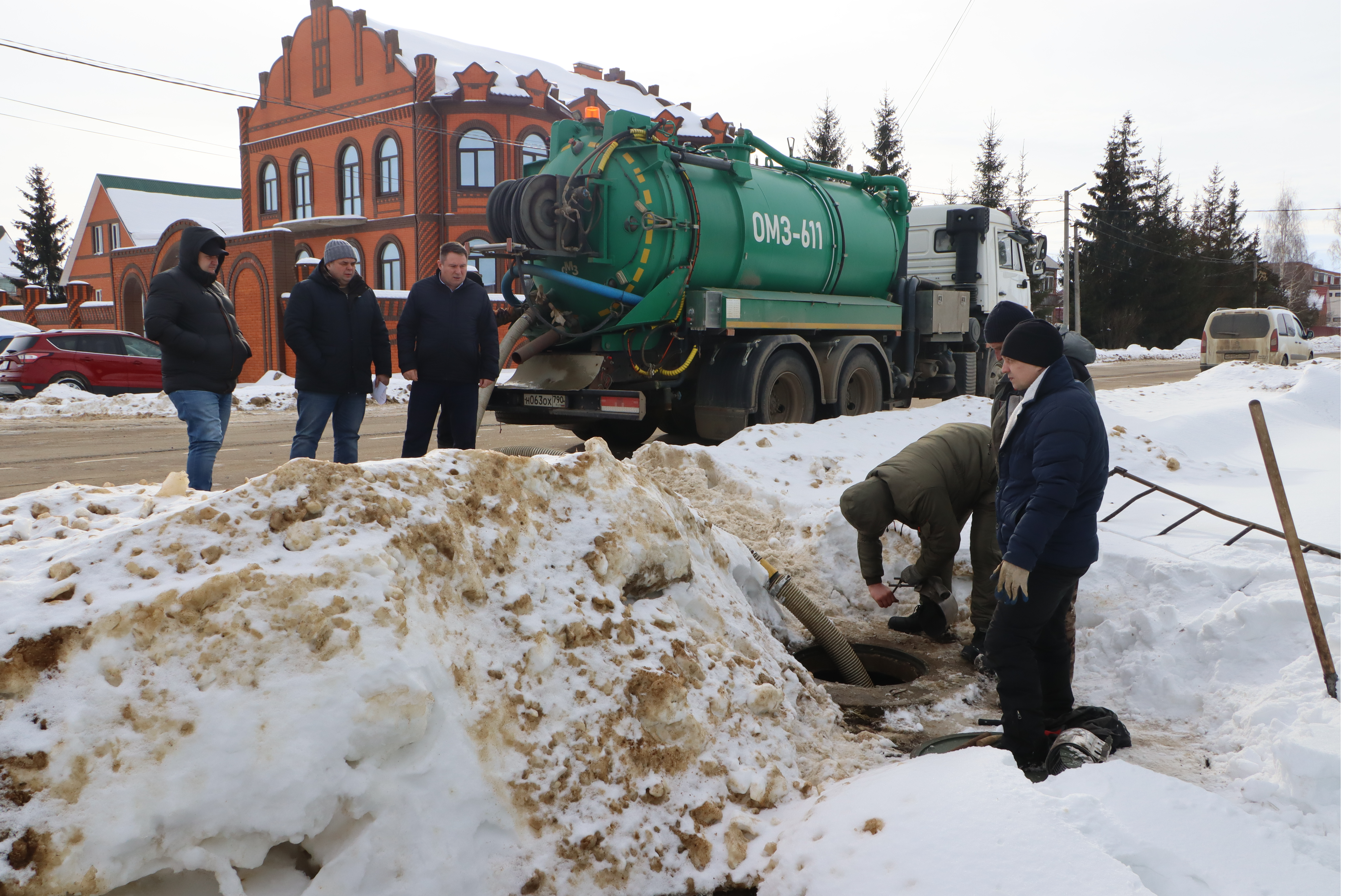 Рабочие справились с аварией на водопроводе меньше чем за два часа