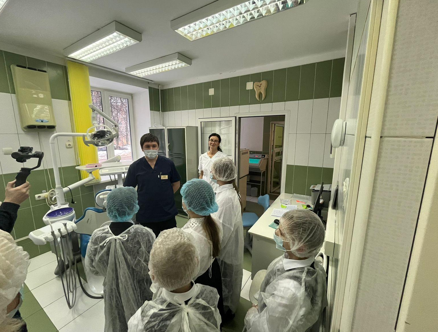 Медики Сергиево-Посадской больницы рассказали школьникам за что они любят свою работу