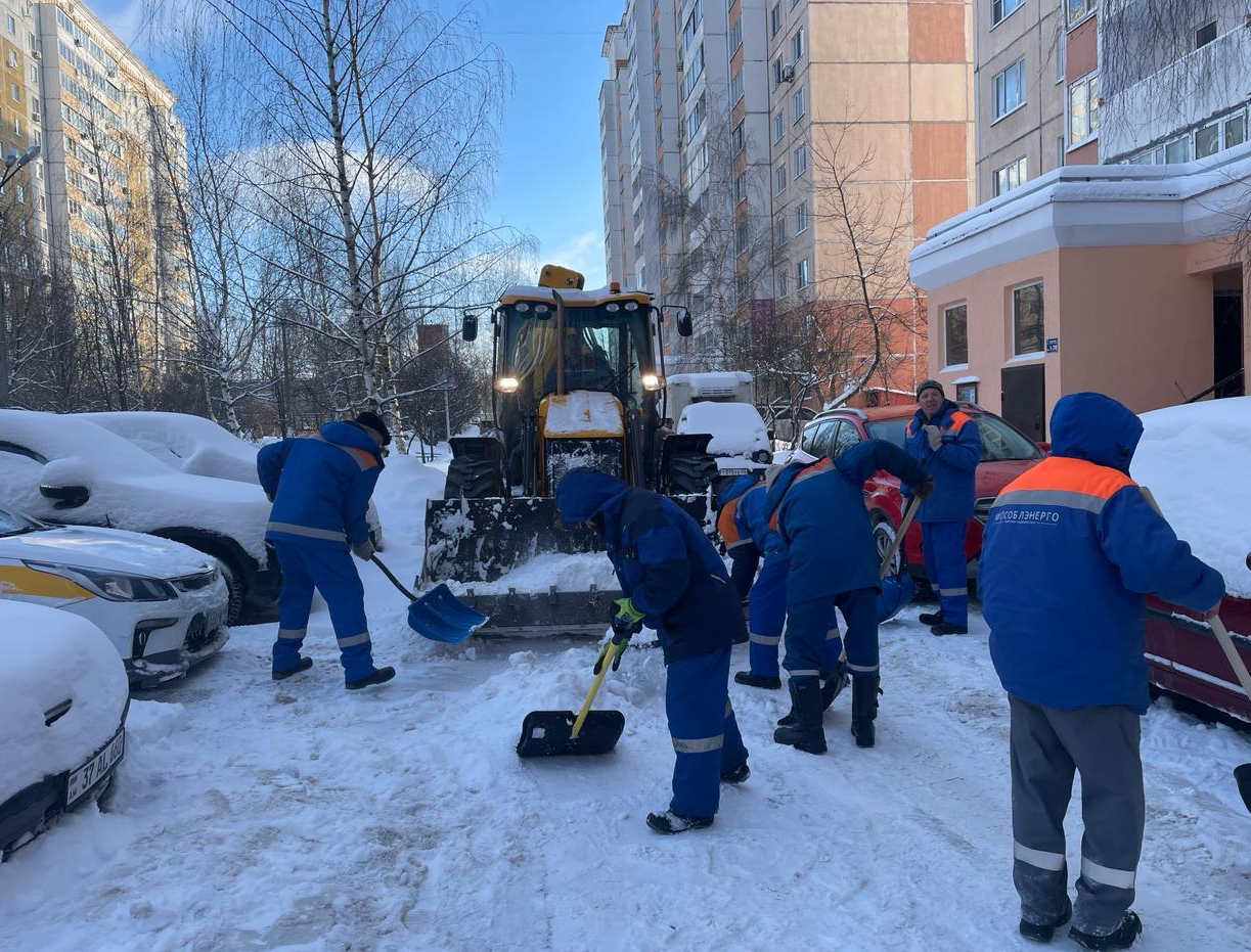 Энергетики помогли коммунальным службам очистить улицы Сергиева Посада от  снежных навалов | REGIONS.RU / Сергиев Посад