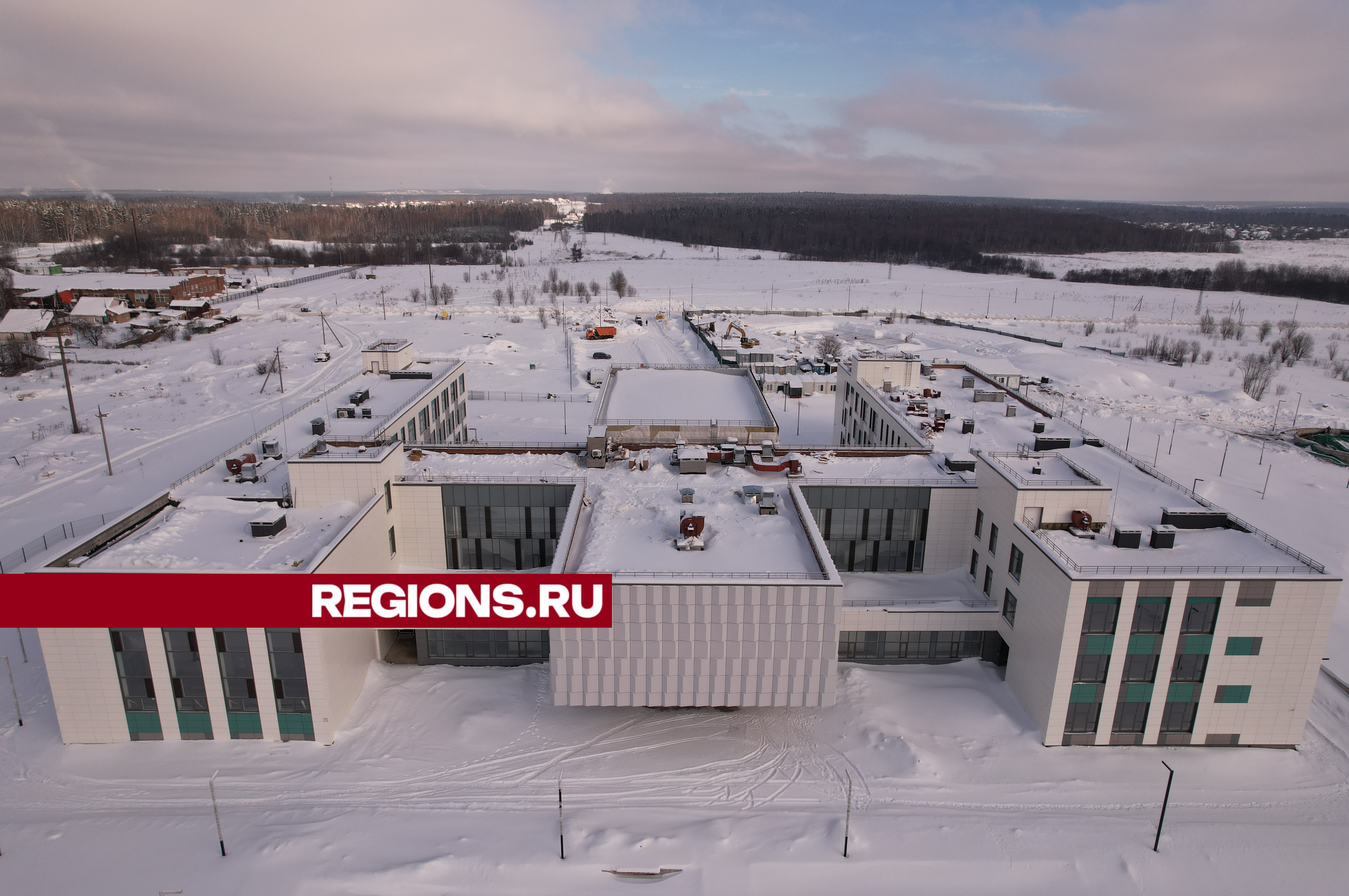 Рабочие приступили к внутренней отделке в новой школе в деревне Зубачево |  REGIONS.RU / Сергиев Посад