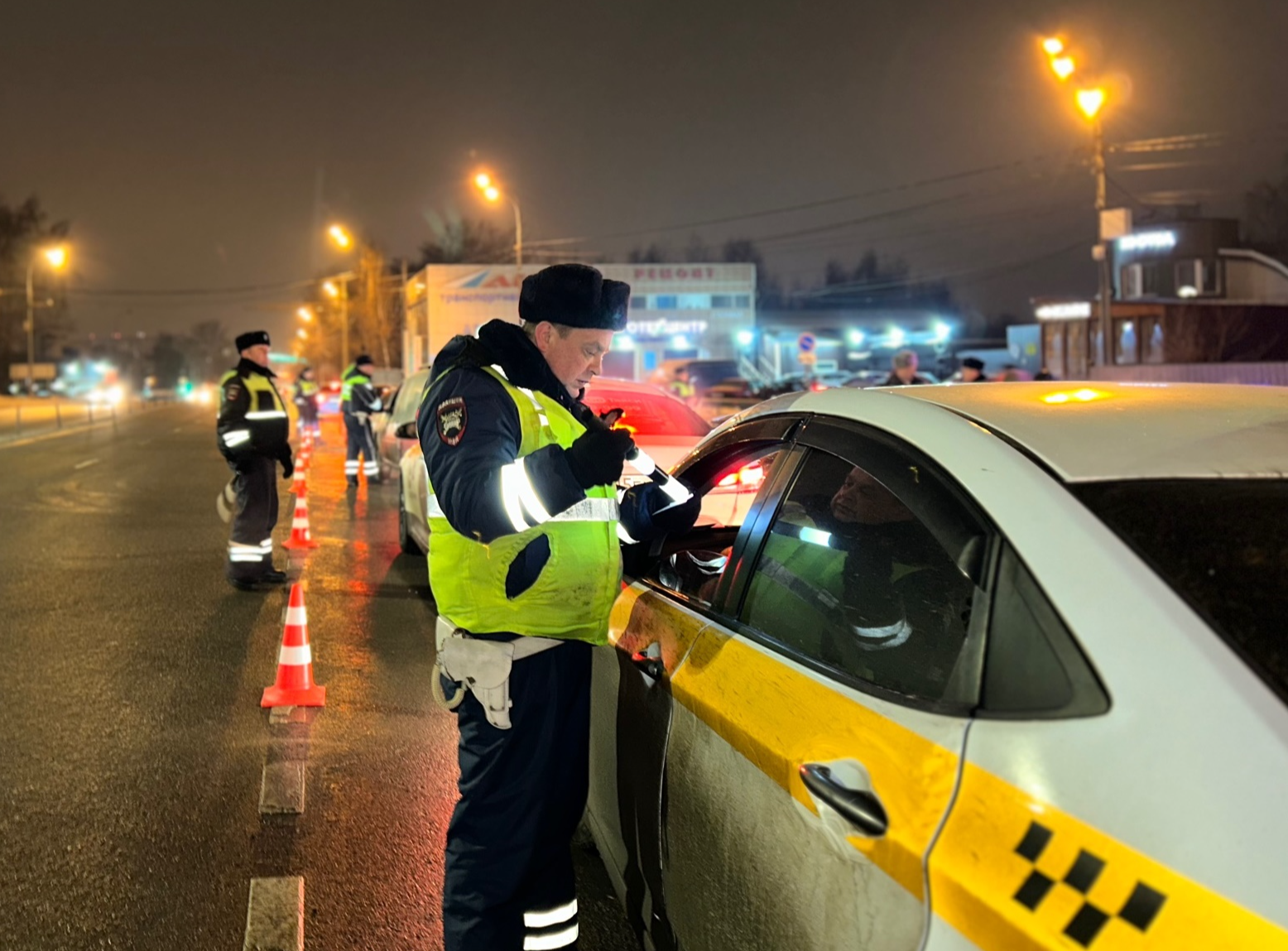 Одинцовские автоинспекторы до конца недели будут проверять водителей такси