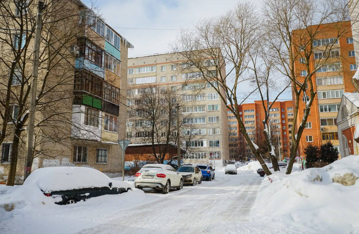 Уборку снега во дворах на улице Вознесенской начнут проводить вручную