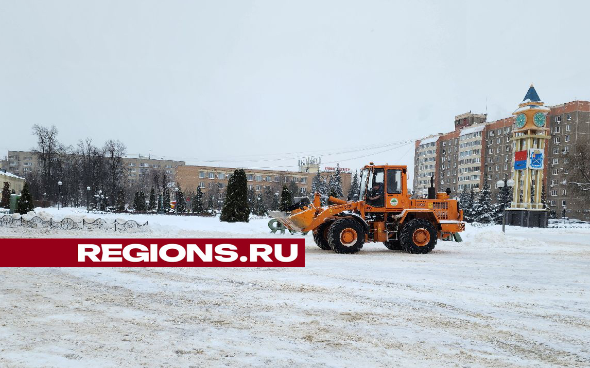 Площадь Ленина очистили от сугробов