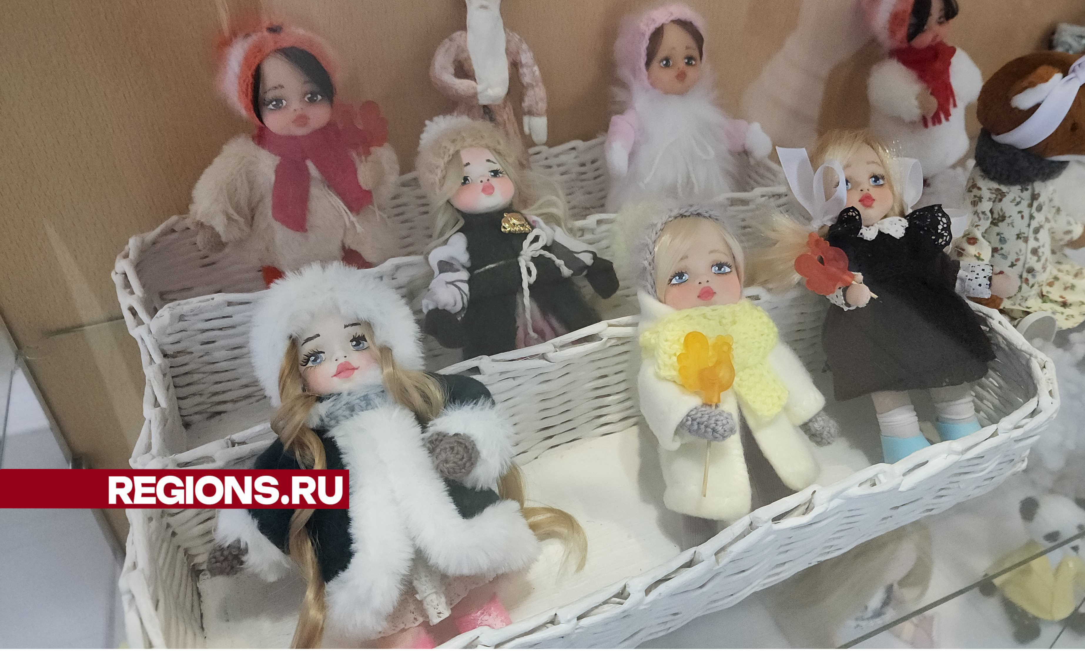 Эксклюзивными куклами ручной работы можно полюбоваться на выставке в городской библиотеке