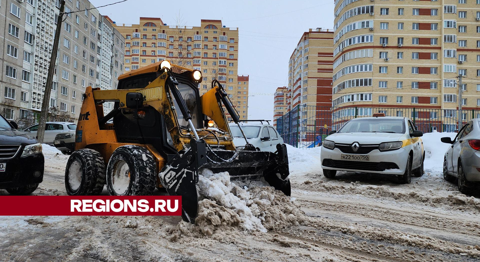 Более 60 единиц техники вывели на улицы Егорьевска после снегопада
