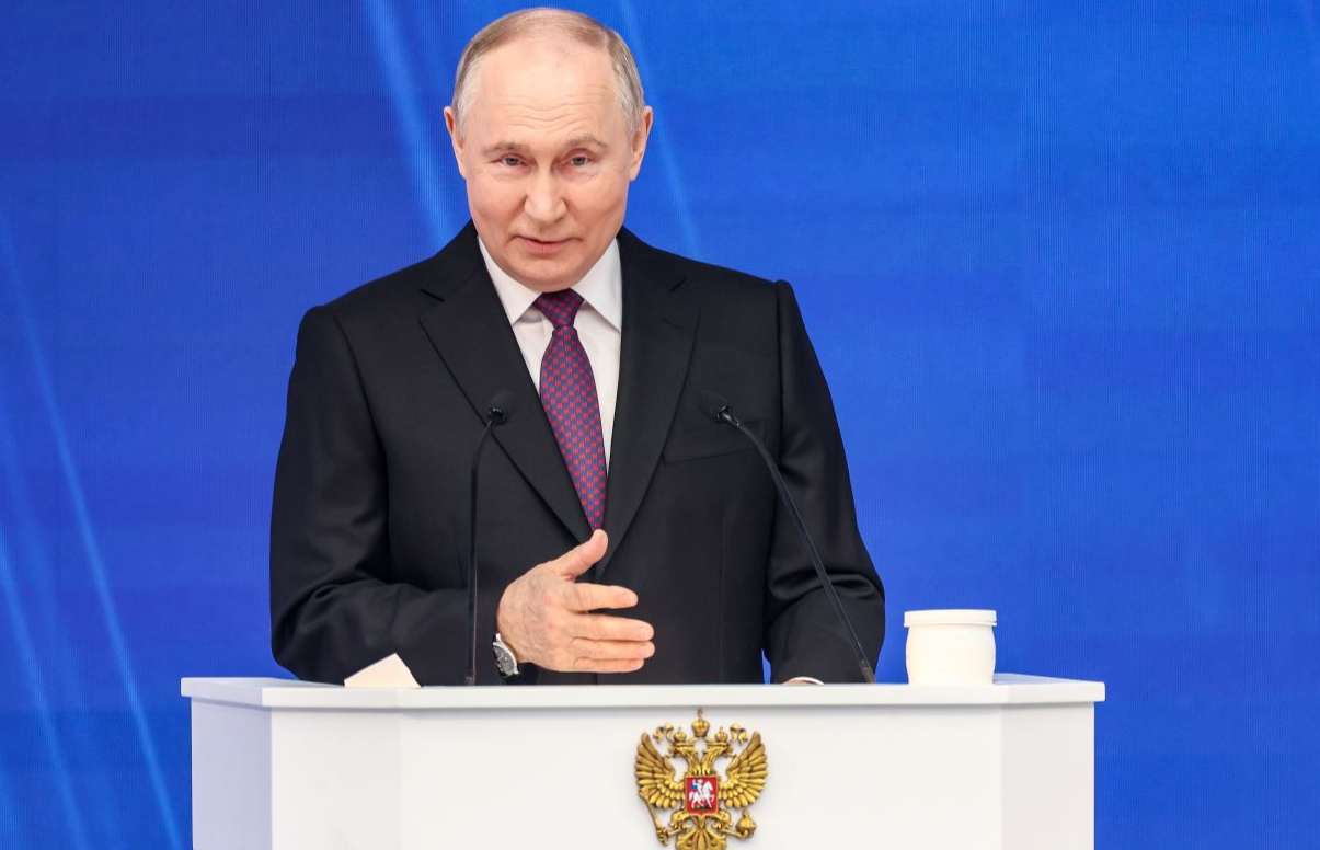 Путин поручил кабмину ликвидировать разрыв в зарплатах бюджетников в разных регионах