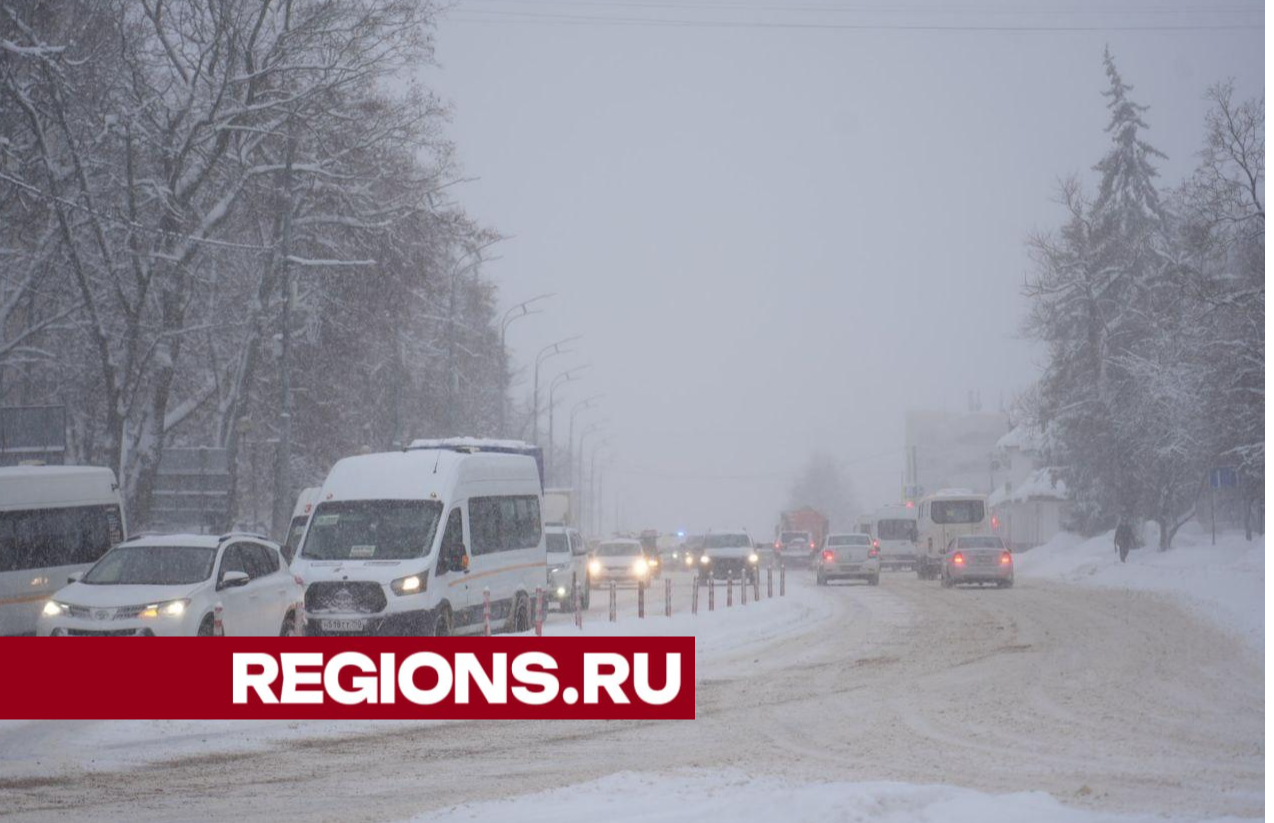 Дорожные службы фиксируют затруднения в движении на трассе «Холмогоры» из-за снегопада